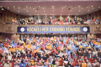 AK Parti’de coşkulu danışma