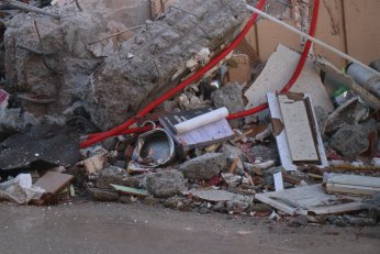 4 kişiye mezar olan binada çalışmalar sürüyor