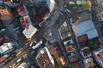 4 kişiye mezar olan binada çalışmalar sürüyor