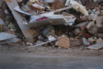 4 kişiye mezar olan binada çalışmalar sürüyor