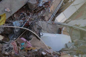 4 kişiye mezar olan binada çalışmalar sürüyor