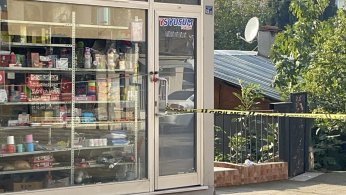 Kolonlarında çatlak oluşan 3 bina boşaltıldı