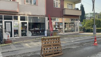 Kolonlarında çatlak oluşan 3 bina boşaltıldı