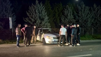 İşçi servisi ile otomobil çarpıştı: 8 yaralı