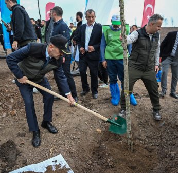 3 bin fidan toprakla buluştu