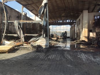 Fabrika yangınına ilişkin incelemeler sürüyor