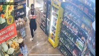 Kontrolden çıkan cip şarküteriye daldı