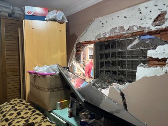 Beton dökerken yan evin duvarını yıktılar