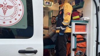 3 katlı binanın çatısında yangın