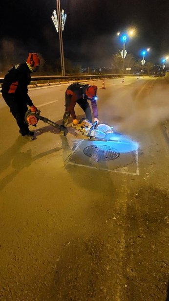 Yol bakım onarımı gece gündüz sürüyor