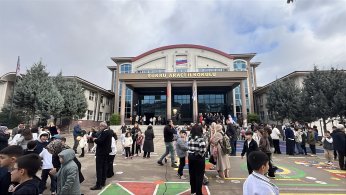 Okulun deposundaki yangın panik yarattı