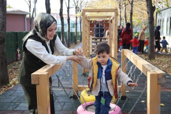 ‘Ekranı yasaklamayın, dengeli kullandırın’