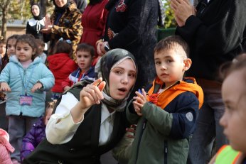 ‘Ekranı yasaklamayın, dengeli kullandırın’