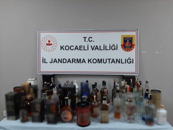 3 araçtan kaçak alkol ve sigara çıktı