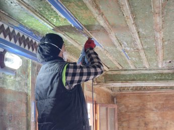 Sezer’den tarihi camide inceleme