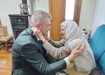 Sezer’den tarihi camide inceleme