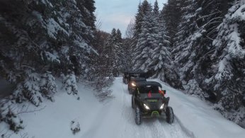 Beyaz örtünün keyfini UTV’lerle çıkardılar