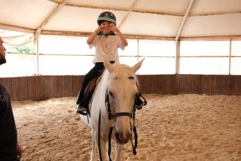 Minik kalplere at sevgisi aşılanıyor