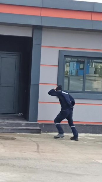 Kocaeli’de fırtına hayatı felç etti