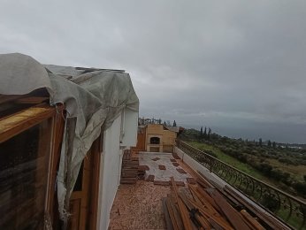 Fırtına mağduru aileye destek