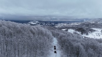 Karla kaplı yollarda  adrenalin yaşadılar