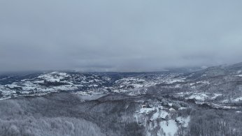 Karla kaplı yollarda  adrenalin yaşadılar