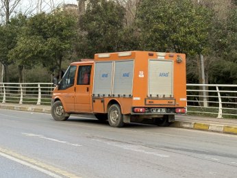 Zemini çöken ev tedbiren tahliye edildi