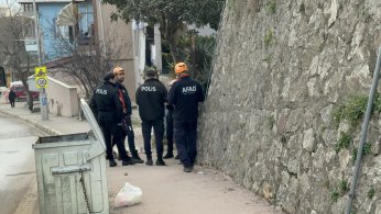 Zemini çöken ev tedbiren tahliye edildi