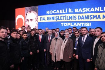 AK Parti’de coşkulu danışma