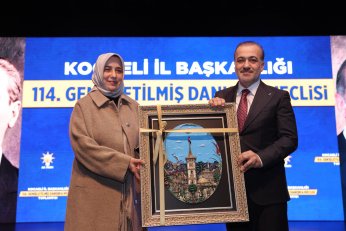 AK Parti’de coşkulu danışma