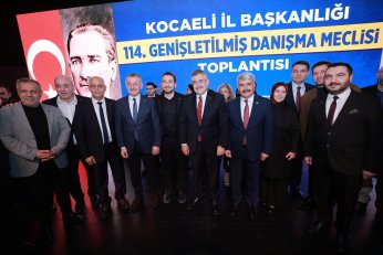 AK Parti’de coşkulu danışma