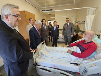 Vali Aktaş’tan Gölcük’te ziyaretler