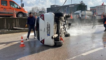 Otomobil yan yola düştü: 2 yaralı