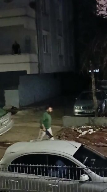 Çarptığı araca levye ile saldırdı