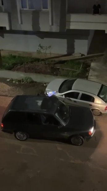 Çarptığı araca levye ile saldırdı