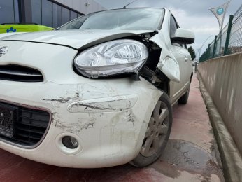 Çarptığı araca levye ile saldırdı