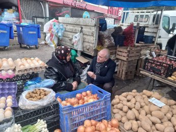 Arcan, Salı Pazarında vatandaşı dinledi