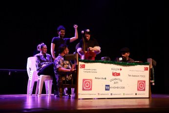 Teknoloji bağımlılığı mizahi dille anlatıldı