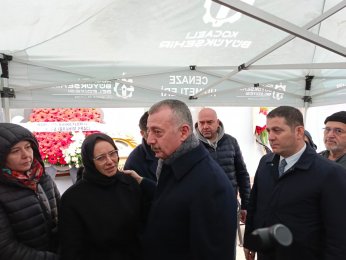 Berna Abiş’in annesine son görev