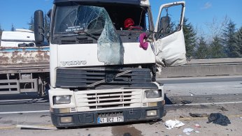 İki tır çarpıştı: 1 yaralı