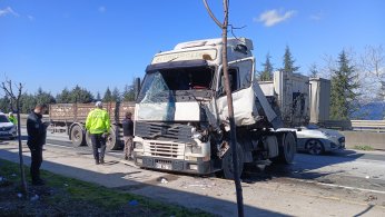 İki tır çarpıştı: 1 yaralı