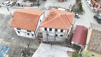 Tarihi yapı gün yüzüne çıkıyor