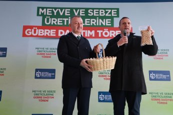 Büyükşehir’den 5 bin çiftçiye 37 bin paket gübre