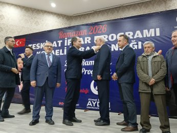 Erbakan, Gölcük iftarında partililerle buluştu