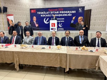 Erbakan, Gölcük iftarında partililerle buluştu