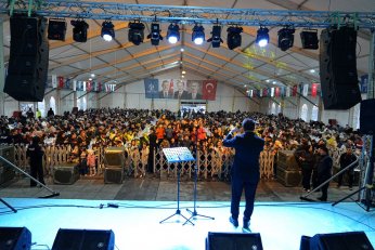 Büyükşehir Ramazan Çadırı neşe saçıyor