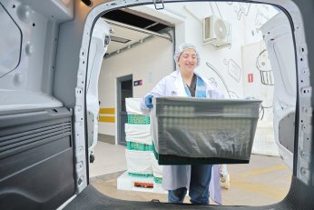 Gençler, pide üretip iftar çadırında dağıttı