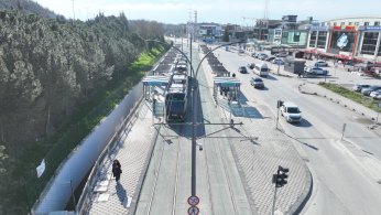 6 yeni tramvay durağına tabela