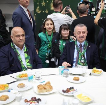 Kocaelispor ailesi iftarda buluştu