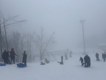 Kuzuyayla’da kar ve bayram sevinci